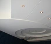 Mga tampok at larawan ng mga plastic panel ceiling